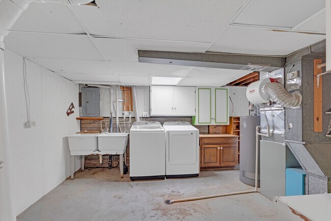 Building Photo - 414 Gainsborough Ct