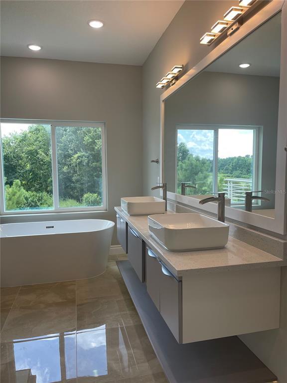 Building Photo - 1819 Brentwood Ct