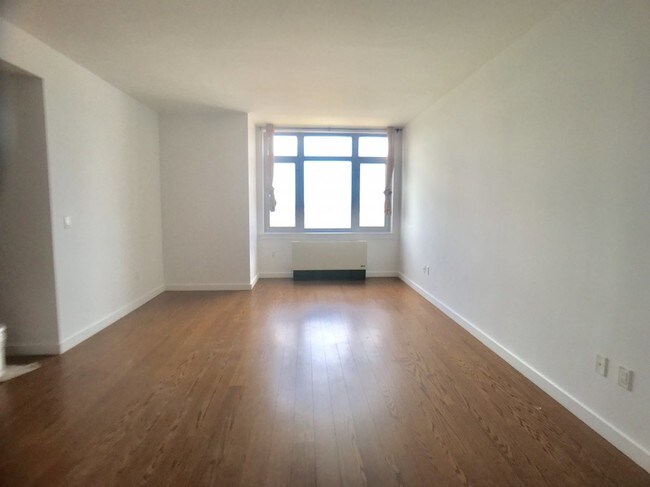 Building Photo - 4024 College Point Blvd