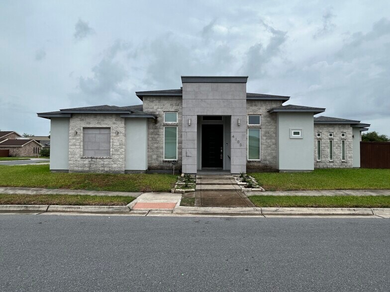 Primary Photo - 4105 Lake View Dr