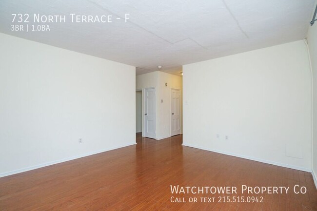 Building Photo - 732 North Terrace
