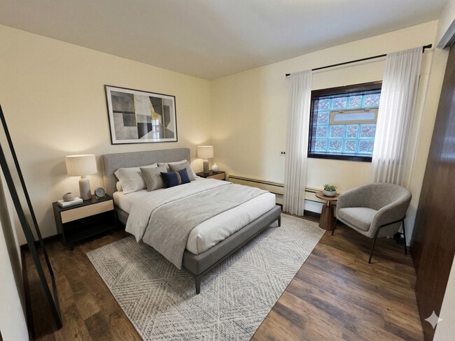 Building Photo - 6657 S Knox Ave