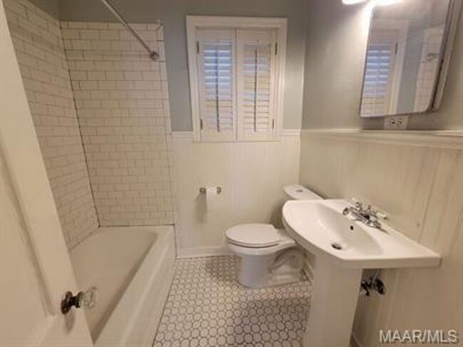 Building Photo - 7 Calhoun Rd