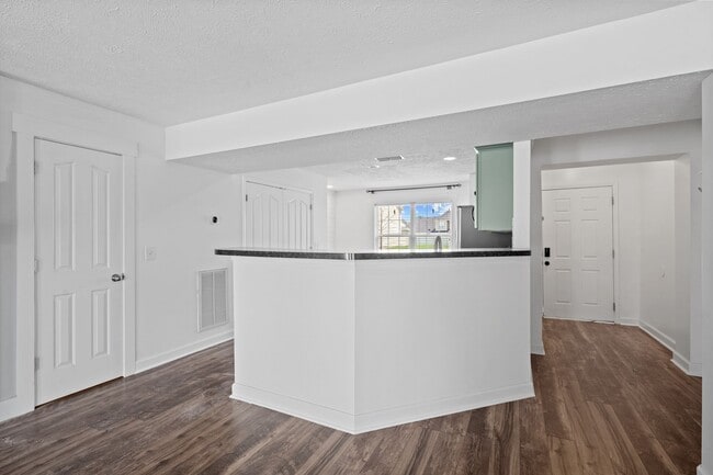 Building Photo - 2128 Victory Gallop Ln