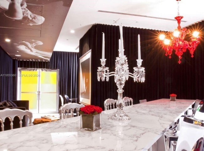 Building Photo - 495 Brickell Ave