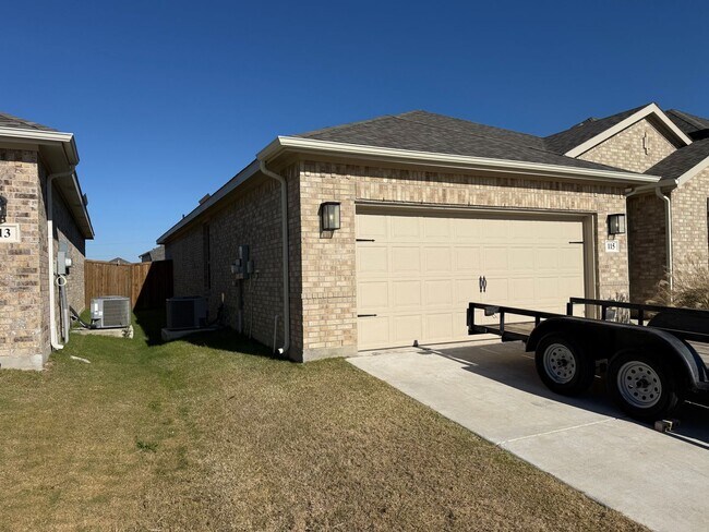 Building Photo - NEW 4 Bedroom in Joshua ISD. Move in special for the end of the year!