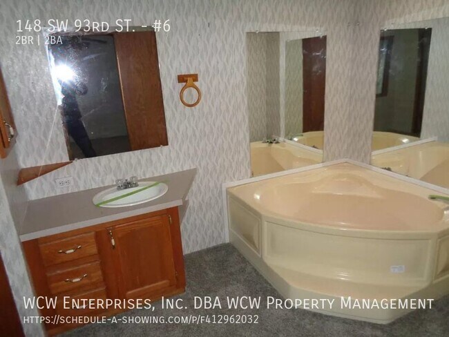 Building Photo - 148 SW 93rd St