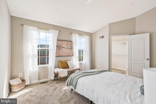 Building Photo - 11771 Sunningdale Pl