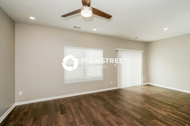 Building Photo - 3 Bedroom Pet-Friendly Home in Jeffersonvi...