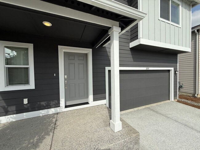 Building Photo - 1055 17th Ave