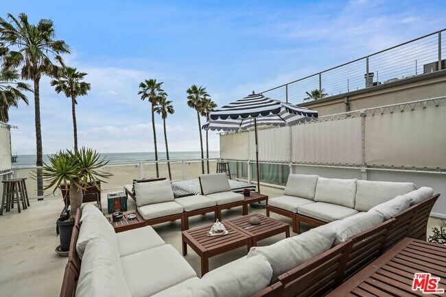 Building Photo - 0 Ocean Front Walk