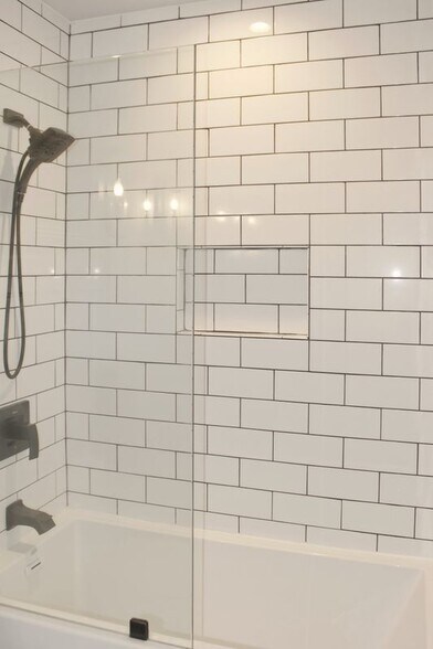 Building Photo - 1643 New Jersey Ave NW