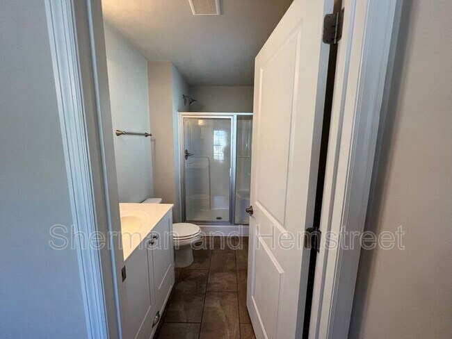 Building Photo - 620 Dobhill Ln