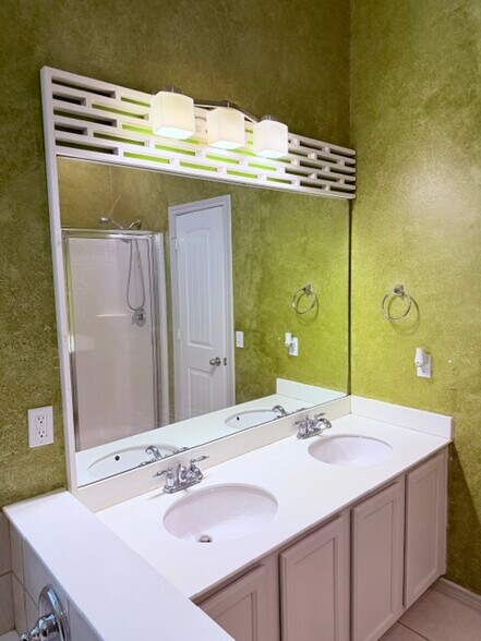 Building Photo - 2412 Rookhaven Ln