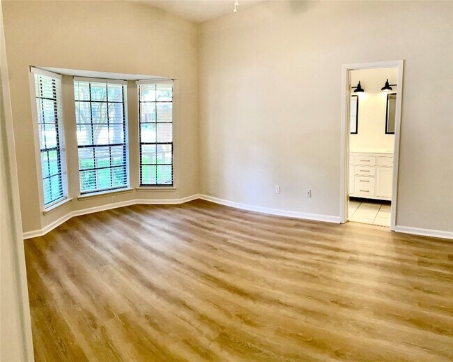 Building Photo - 15 Tremont Woods Ct