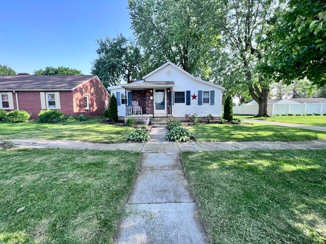 Primary Photo - 663 Summit St