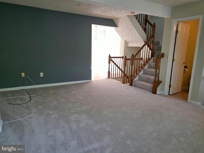 Building Photo - 705 Pine Drift Dr