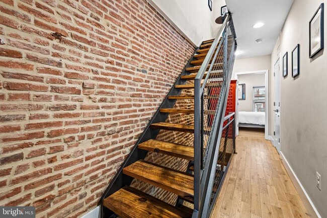 Building Photo - 521 Gittings St