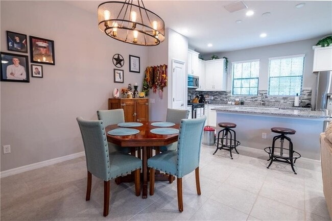 Building Photo - 5711 Colony Glen Rd