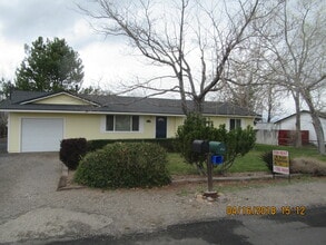 Building Photo - 964 Arrowhead Dr