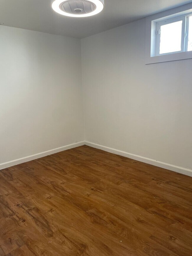Building Photo - Remodeled Basement Apartment, 3 Bedrooms!