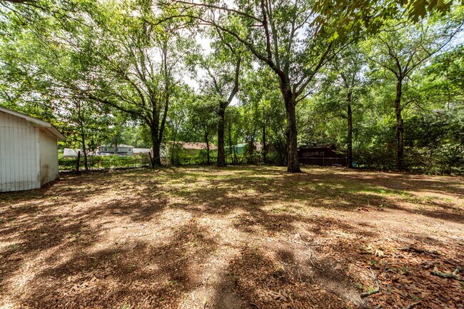 Building Photo - 453 Wade Hampton Dr