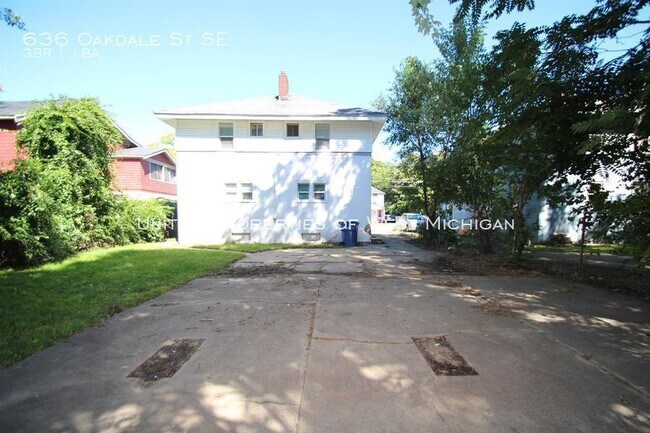 Building Photo - 636 Oakdale St SE