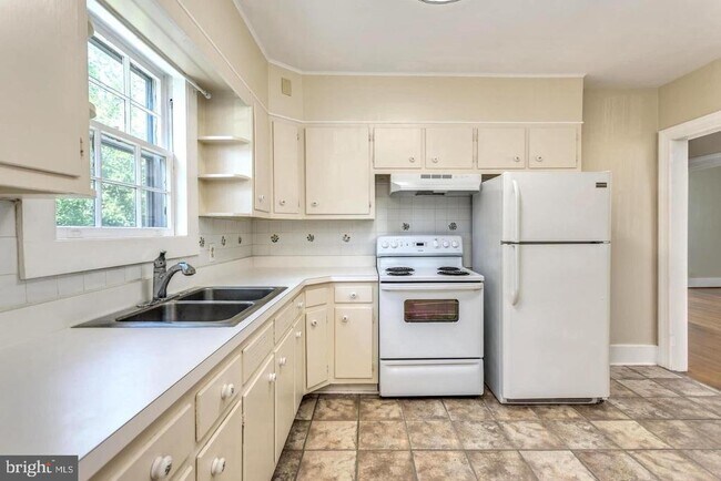 Building Photo - 107 Morgan St