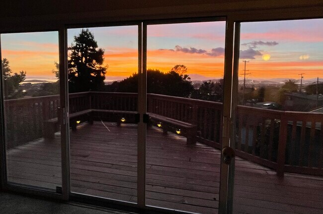 Primary Photo - 2265 Carquinez Ave