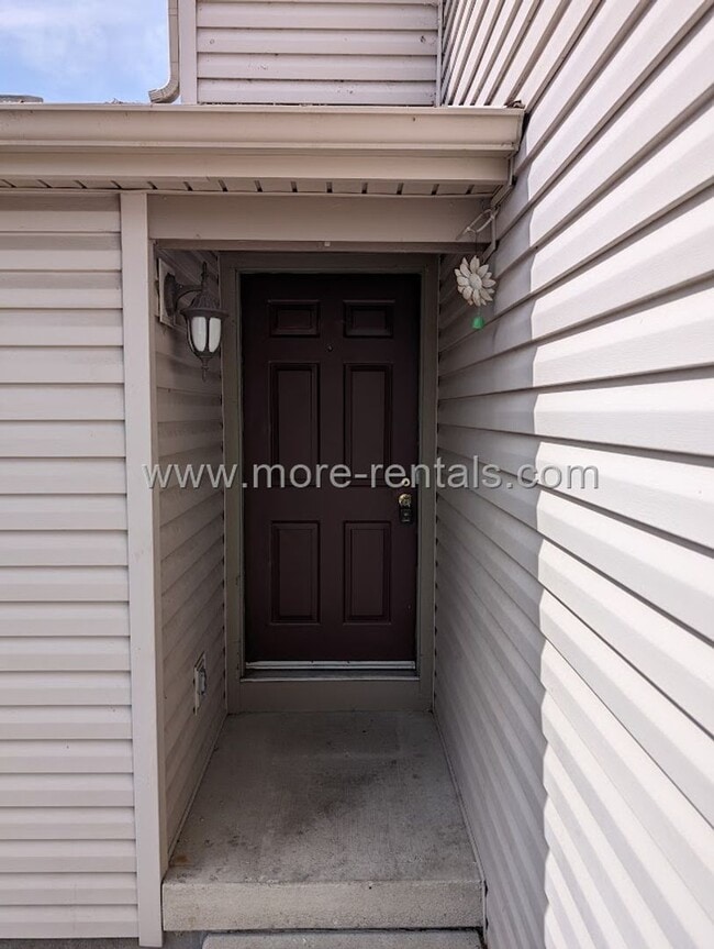 Building Photo - Remodeled condo in Hilliard Schools