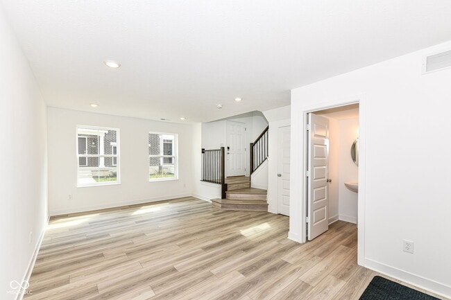 Building Photo - 9325 Somerford Dr