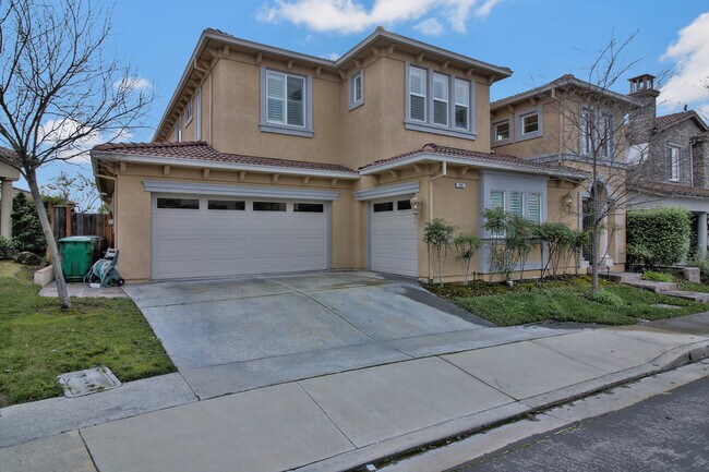 Building Photo - Beautifully Maintained Home in Desirable W...