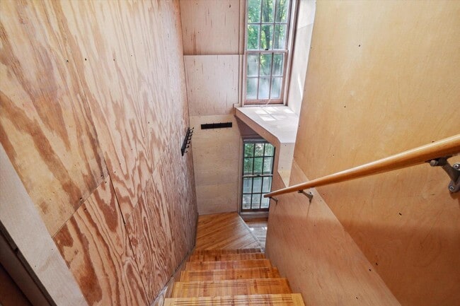 Building Photo - 713 N 5th Ave