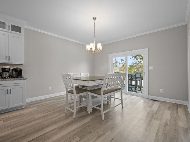 Building Photo - Modern Beaufort Townhome available for Long Term Rental