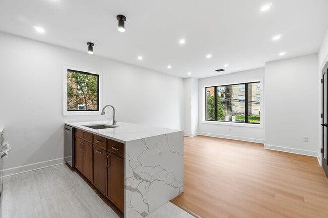 Building Photo - 685 JFK Blvd E