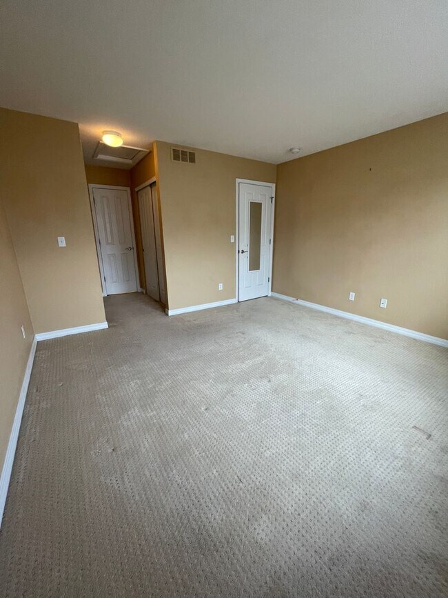 Building Photo - Lovely 2BD/1.5 BA Broomfield Townhome - Av...