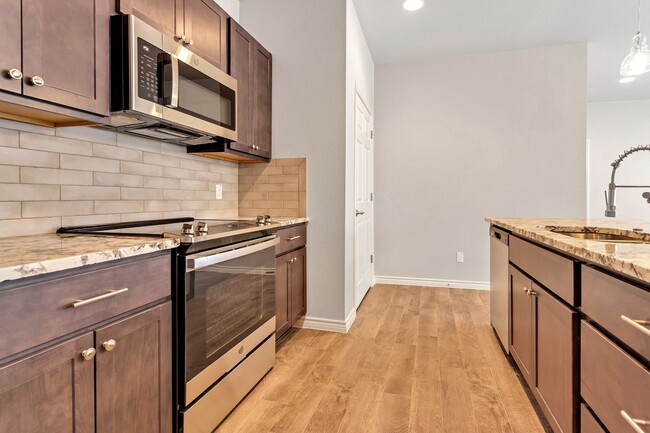 Building Photo - 643 County Rd 306