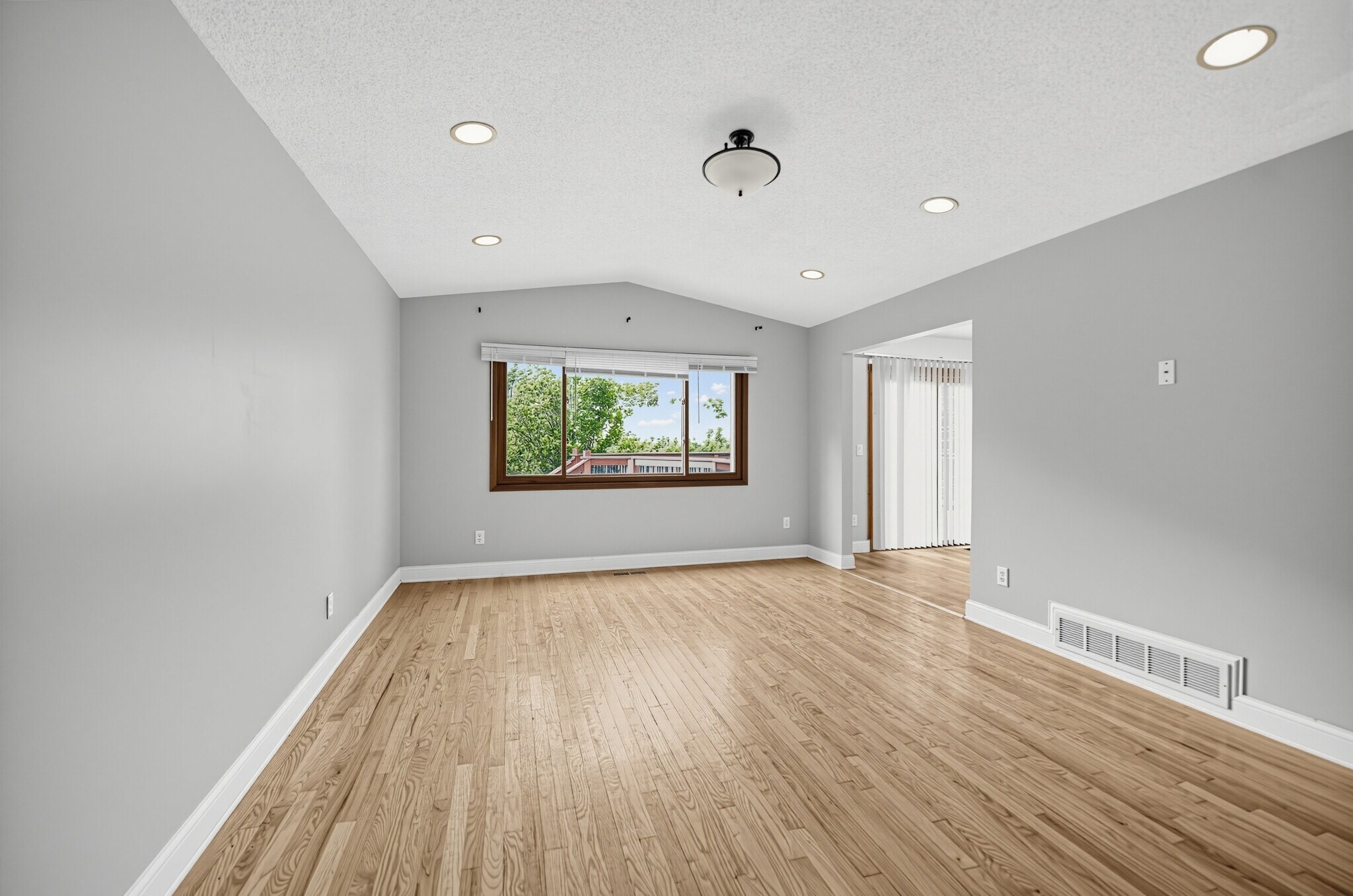 Building Photo - 7351 Berkshire Way