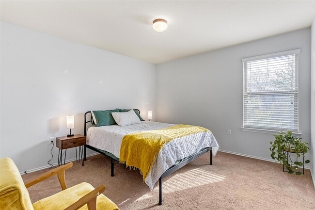 Building Photo - 7233 Crestone Rd