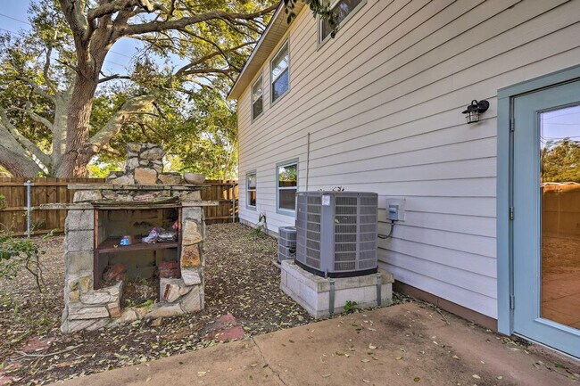 Building Photo - 4484 Cobia Dr SE