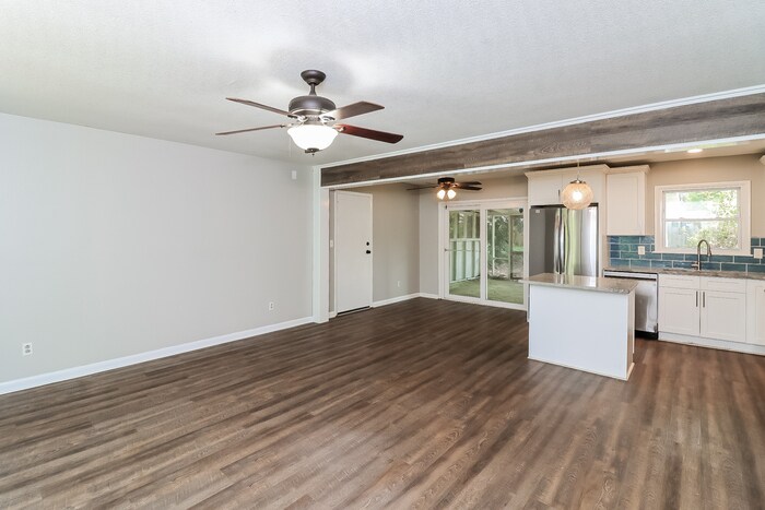 Building Photo - 3293 Chisholm Trail SW