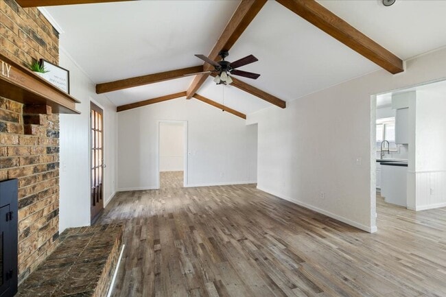 Building Photo - 2102 Canary Ave