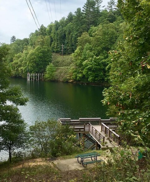 Queens Creek Lake - 3616 Camp Branch Rd