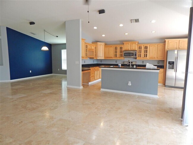 Building Photo - 6367 Bridgecrest Dr