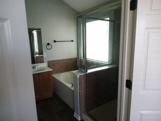 Building Photo - 2412 Tumbling River Dr
