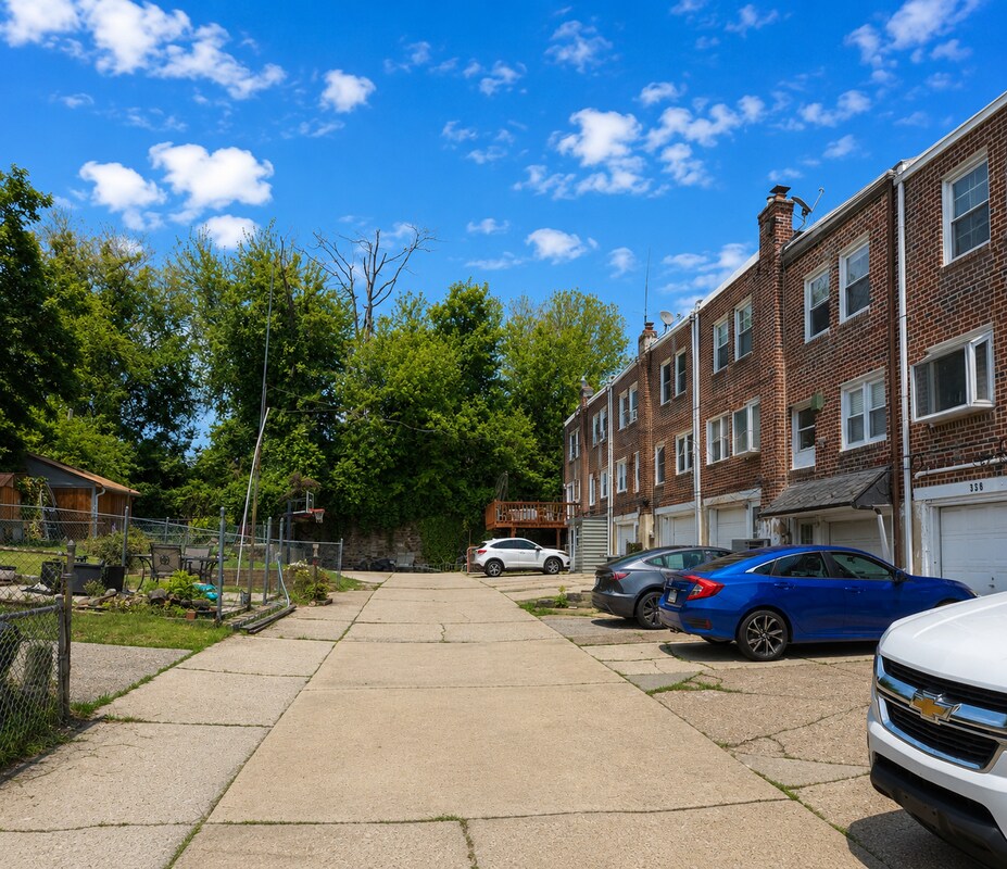 Building Photo - 356 Krams Ave