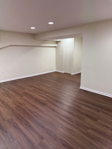 Building Photo - 7757 W Briar Ct
