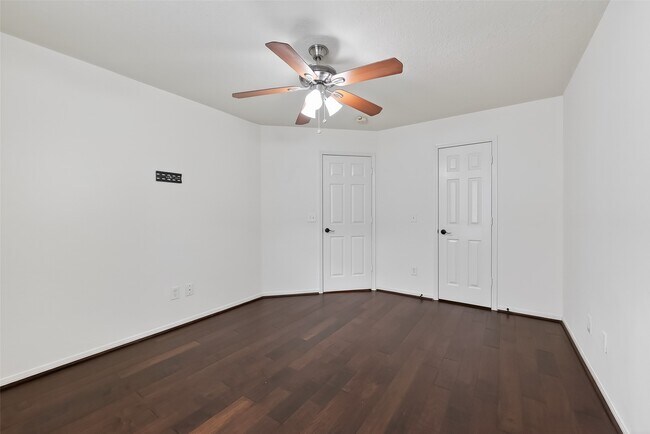 Building Photo - 19715 Azalea Brook Way