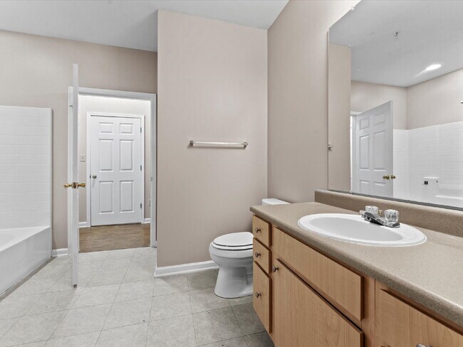 Building Photo - 704 Bristol Village Dr