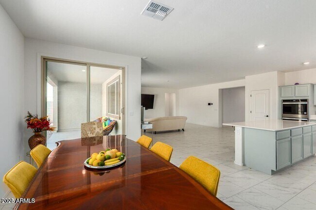 Building Photo - 40838 W Somers Dr